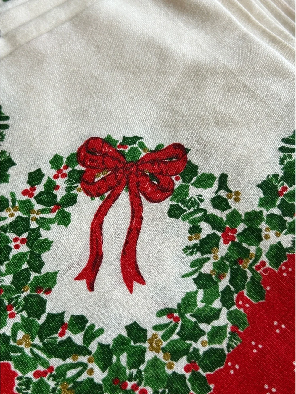 Set of 6 Vintage Christmas Holiday Cotton Polyester Napkins Wreath Bow Design